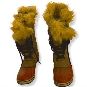 Sorel Joan of Artic Waterproof Snow Boots with faux fur lining.
